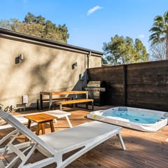 MidCentury 4BR/4BA • Spa Fire Pits Near Universal